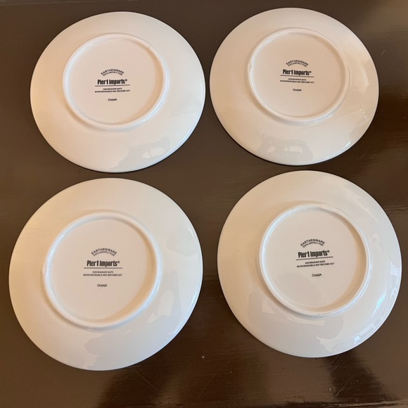 NEW Pier 1 Imports 4 Holiday Appetizer Plates. Christmas Party Limited Edition - Picture 6 of 7